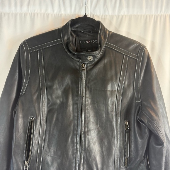 Bernardo Black Genuine Leather Zip up V front Biker Jacket Women's Size:L - Picture 8 of 16